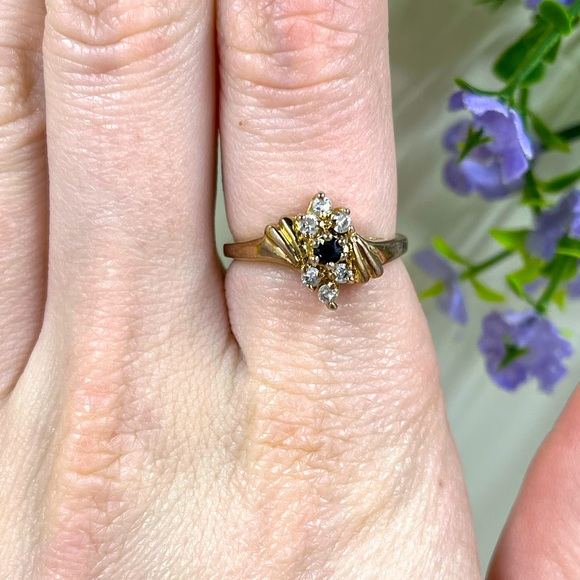 Jewelry - 10k Yellow Gold and Sapphire Vintage Ring Size 7